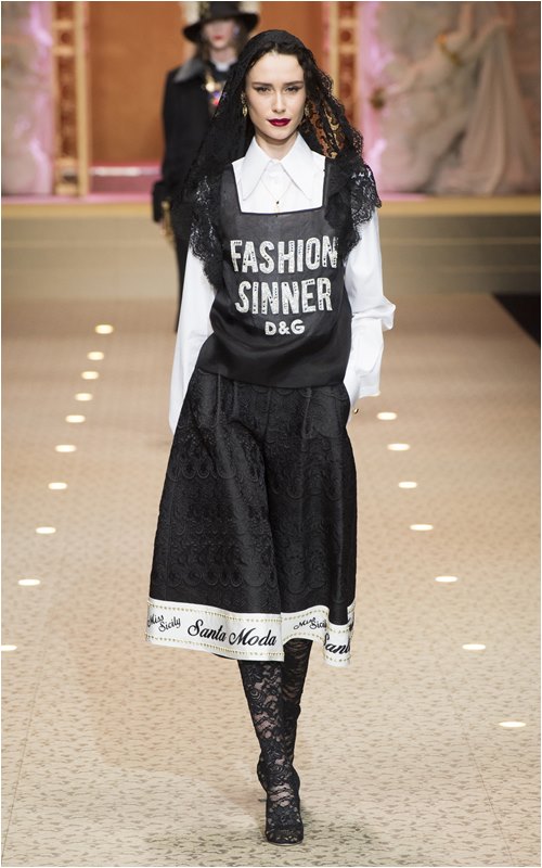 Cả Milan choáng ngợp với những nữ thần Dolce & Gabbana Cả Milan choáng ngợp với những nữ thần Dolce & Gabbana